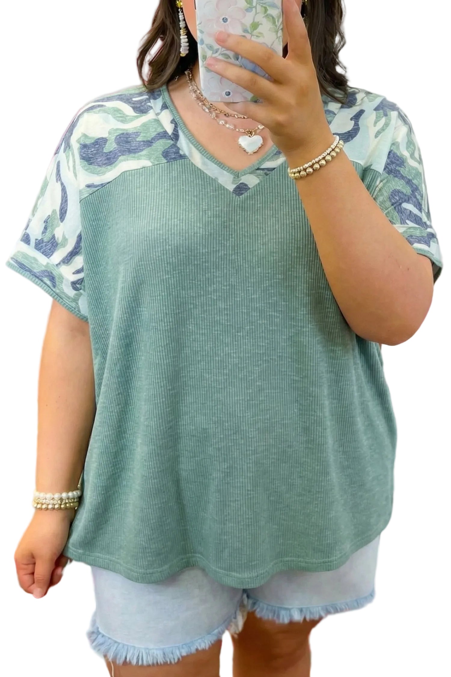 Mist Green Ribbed Camouflage Patchwork Plus Size V Neck Tee